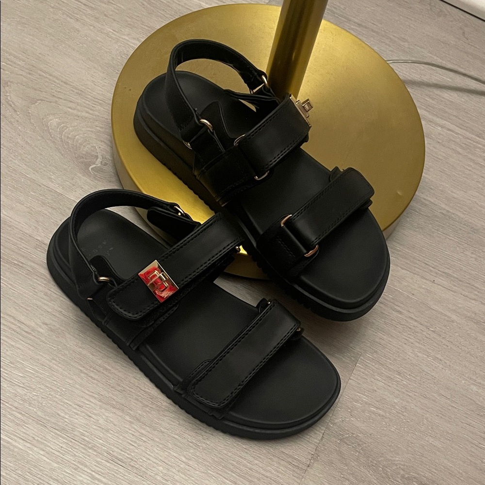 Women’s Black Sandals